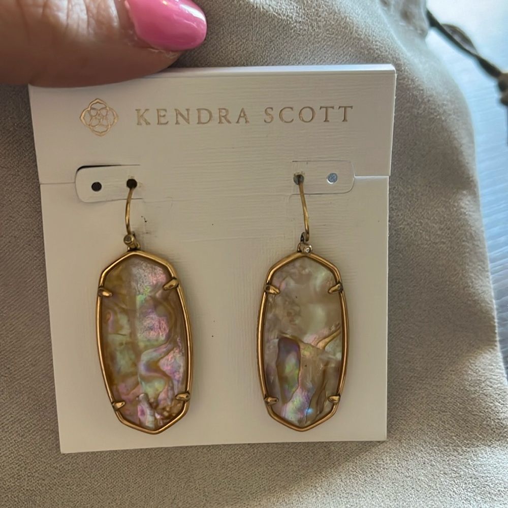 EUC Kendra Scott vintage gold Elle earrings
